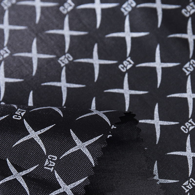 Wat zijn de verschillen tussen nylon schuimstof en andere veel voorkomende zakstoffen (zoals polyester vezels, leer, enz.)?