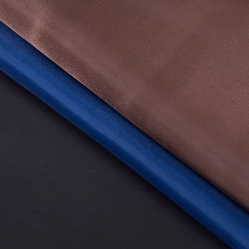 Composiet polyester stof: een innovatieve keuze voor industrie en transport